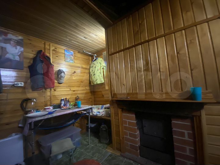 Дом 24 м² на участке 6 сот.