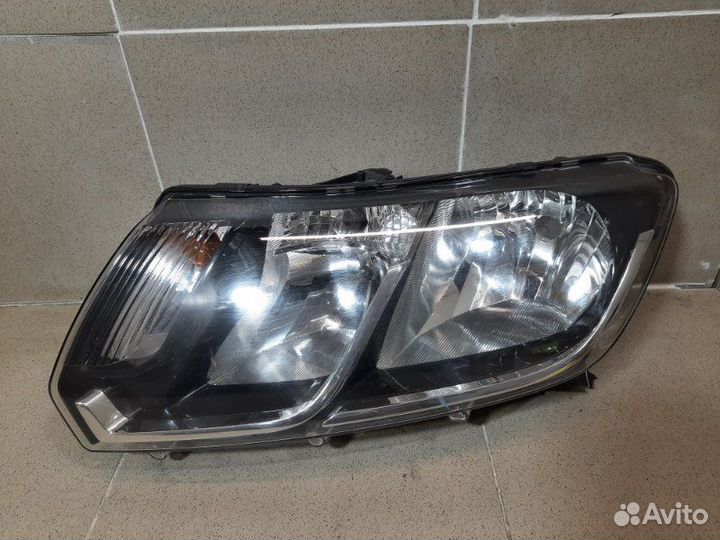 Фара левая Renault Logan 2