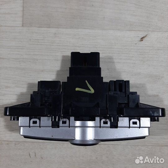 Кнопка аварийной сигнализации Hyundai Solaris