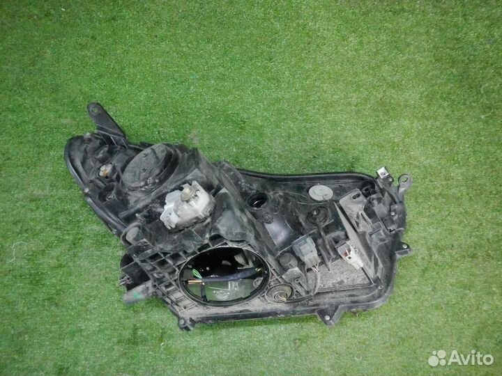 Фара левая Toyota RAV4
