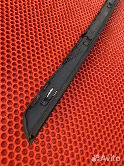 Молдинг лобового стекла правый citroen c4