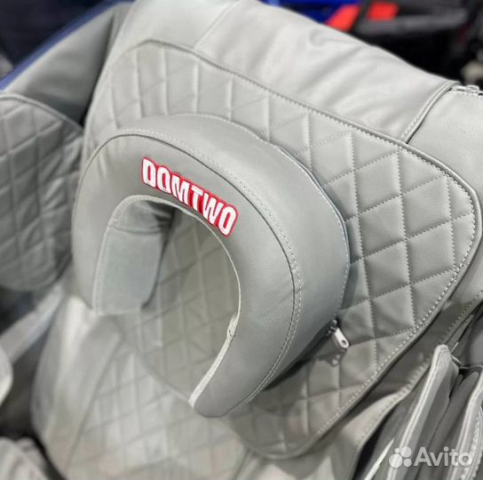 Массажное кресло с режимом нулевой гравитации