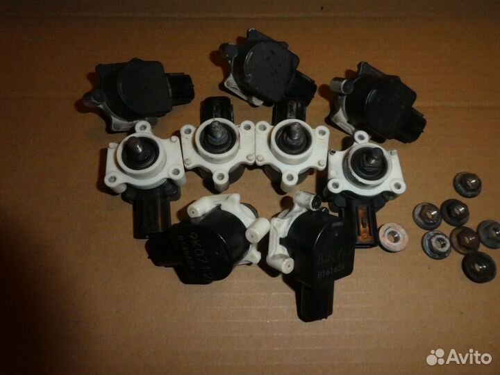 Датчик положения кузова Митсубиши Паджеро 4