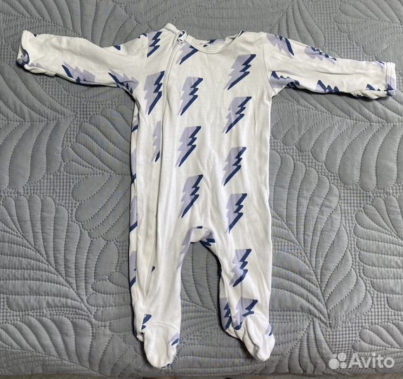 Детские вещи на новорожденного