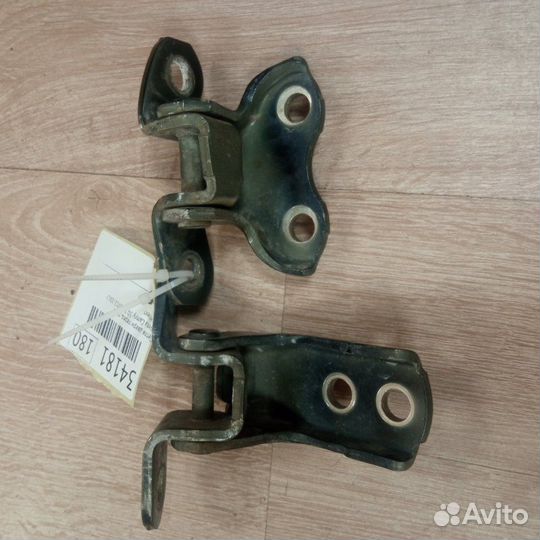 Петля двери передняя правая Toyota Camry 50 55