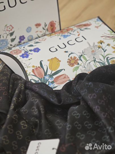 Шарфы платки палантины брендовые