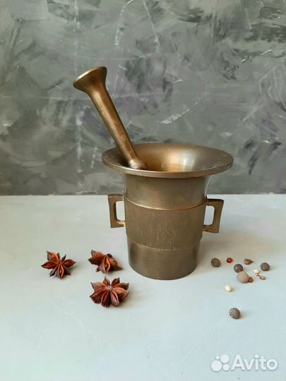 Старинная ступка с пестиком