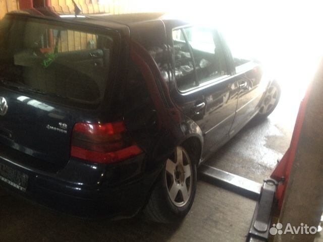 Разбор на запчасти Volkswagen Golf 4