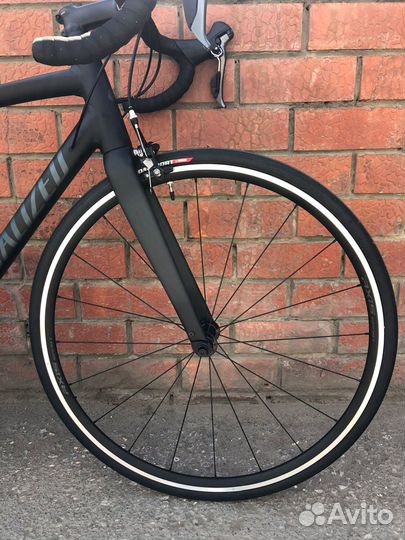 Шоссейный велосипед Specialized Allez 2022