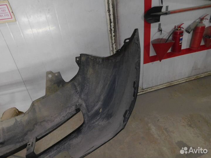 Бампер передний Toyota Land Cruiser 200