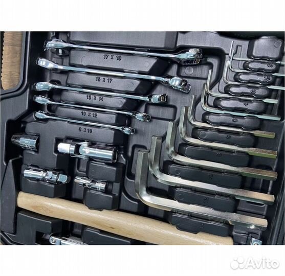 Набор инструментов с ключами 150 Vip