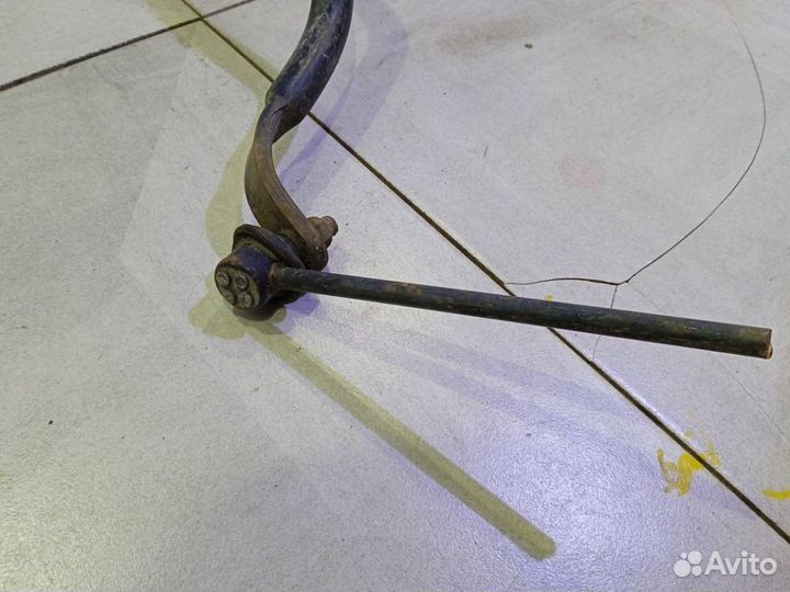 Стабилизатор передний