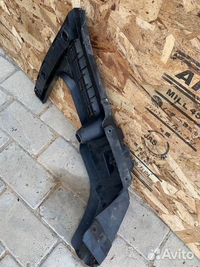 Кронштейн бампера задний левый Volvo Xc 90 3.2