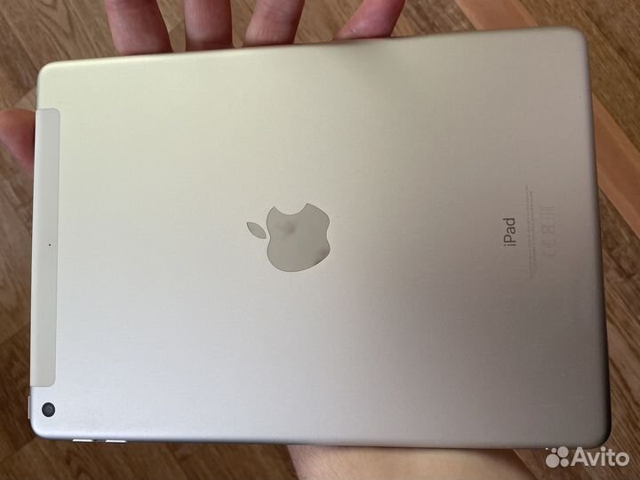 Apple iPad (6-го поколения) 2018