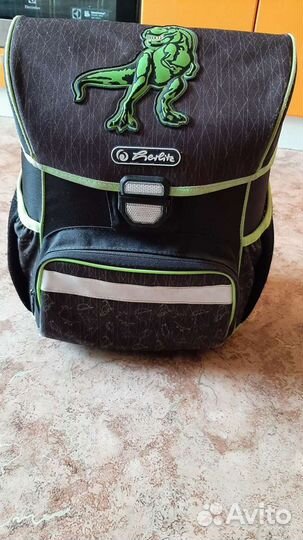 Рюкзак школьный