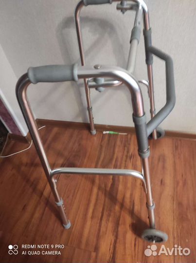 Ходунки для взрослых на колесах