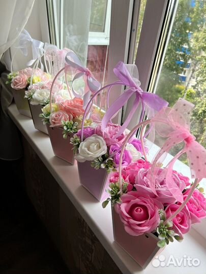 Корзинка с цветами на 1 сентября