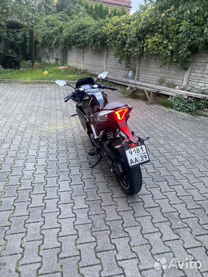 CF moto 300 SR