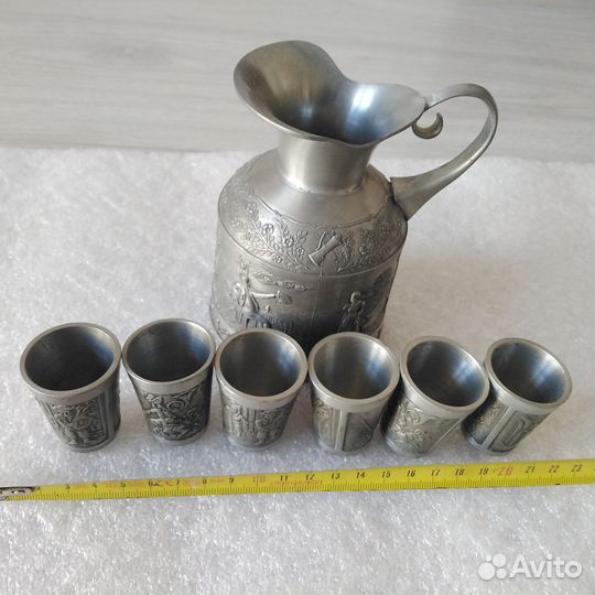 Графин с рюмками