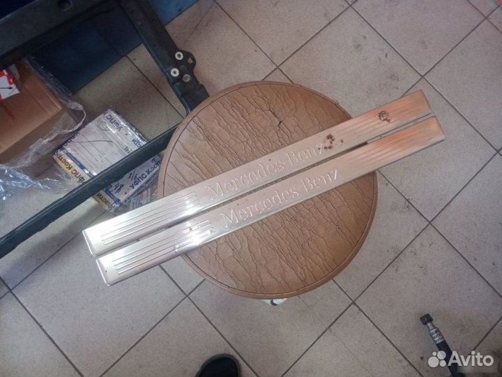 Накладка порога передняя Mercedes-Benz E-Class