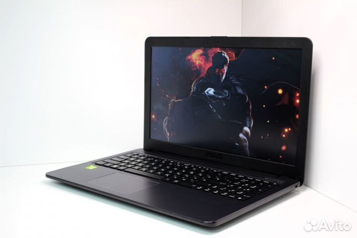 Ноутбук Asus. Nvidia MX110 / Core i3 / акб держит