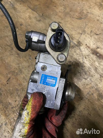 Топливный насос Митсубиши Спейс вагон 2.4