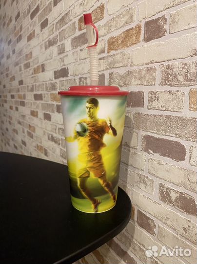 Коллекционный стакан KFC Роналду