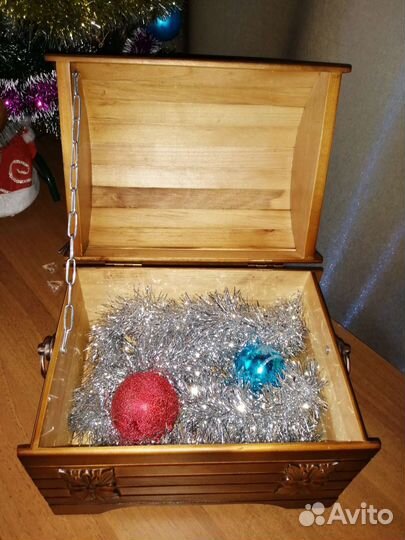 Сундук деревянный