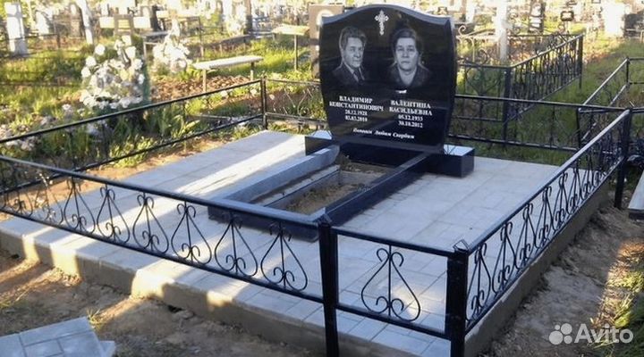 Памятники на могилу оптом от производителя / Памятники на могилу из Габбро диабаза, опт