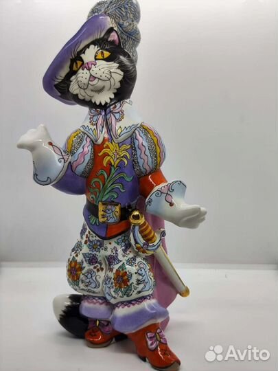 Статуэтка фарфор