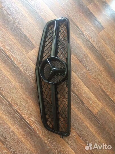 Решетка радиатора mercedes w204 amg