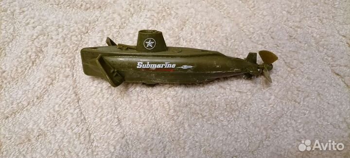 Игрушечная подводная лодка