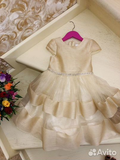 Нарядное платье для девочки