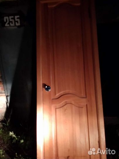 Дверь в ванную