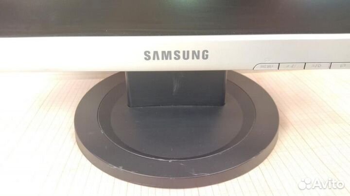 Монитор б/у 17