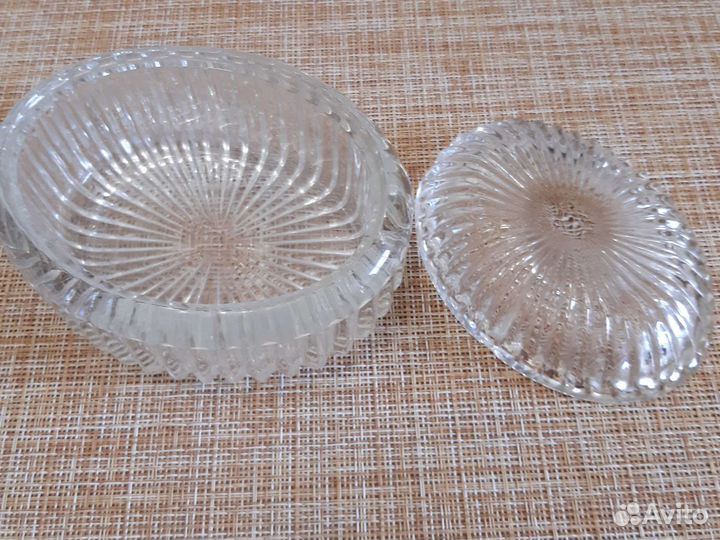 Хрустальная конфетница