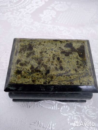 Шкатулка из натурального камня