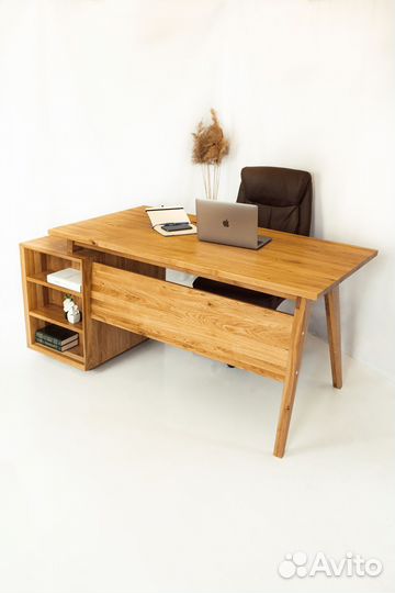 Стол / письменный стол / офисный стол