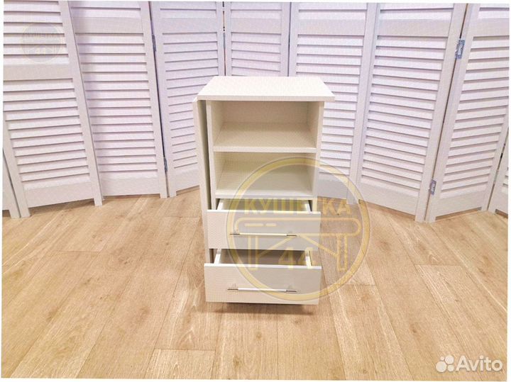 Маникюрный стол