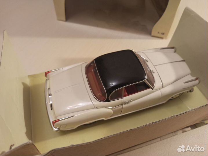 Revell Borgward Isabella 1/18