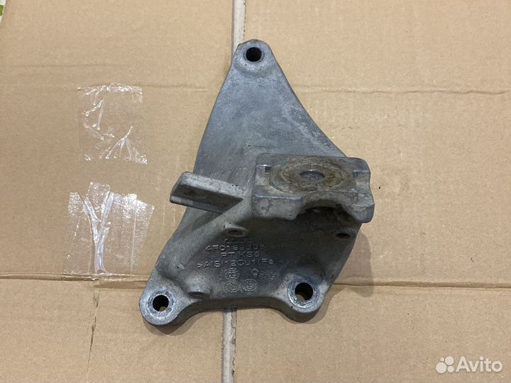 Крепление правое двигателя Audi A6 C6 4F 4.2 FSI