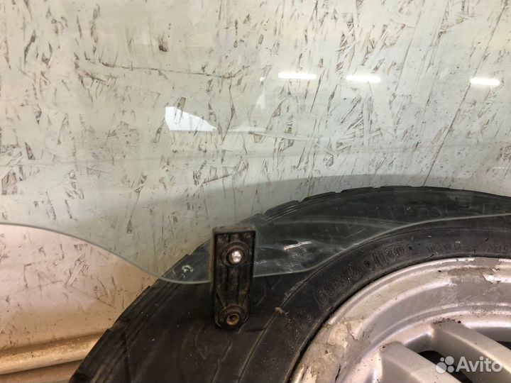 Стекло двери переднее левое Hyundai Tucson 1