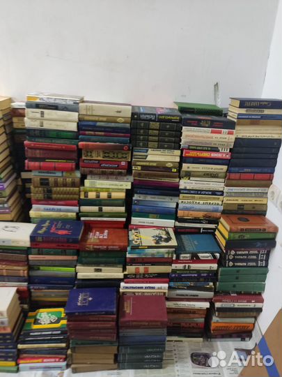 Книги. 1400 книг