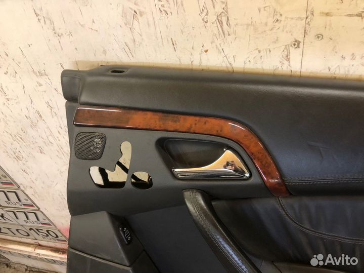 Карта двери задяя правя на Mercedes W220