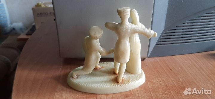 Статуэтка редкая старинная фосфор,светится