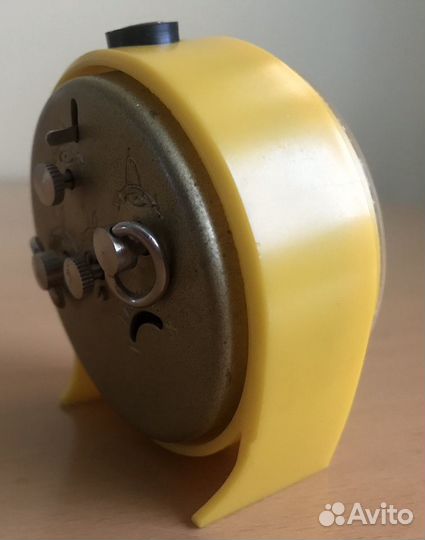 Часы Будильник Слава,новые,на ходу,1993 г