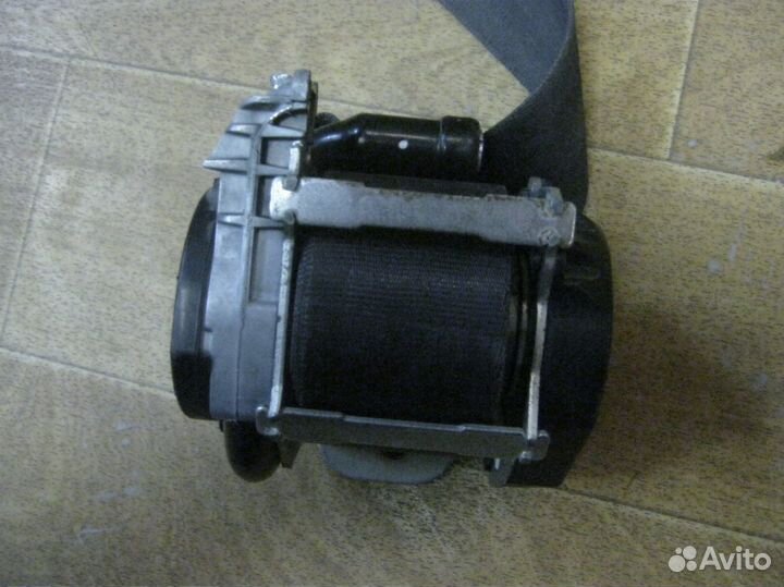 Ремень безопасности Jetta V