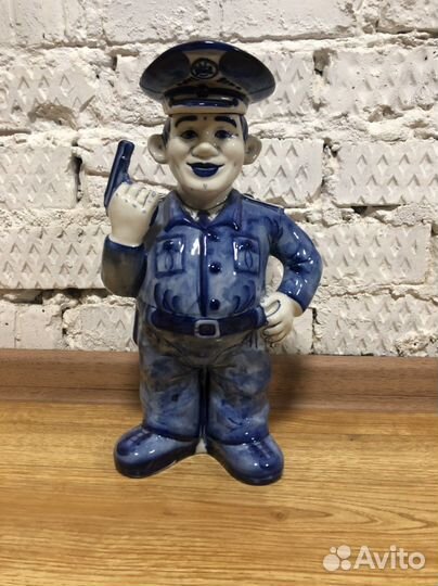 Фарфоровый штоф