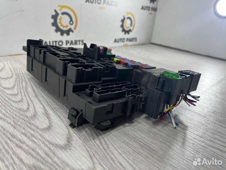 Блок предохранителей Mitsubishi Outlander 3 4J12