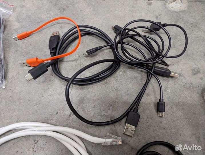Провода usb, ethernet, aux, SATA, питание